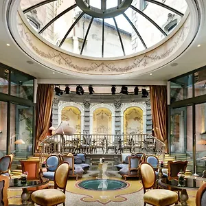 5* מלון Chateau Monfort - Relais & Chateaux